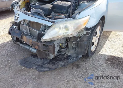 2007 Toyota Camry Le z USA, uszkodzony, nr VIN 4T1BE46K97U714024